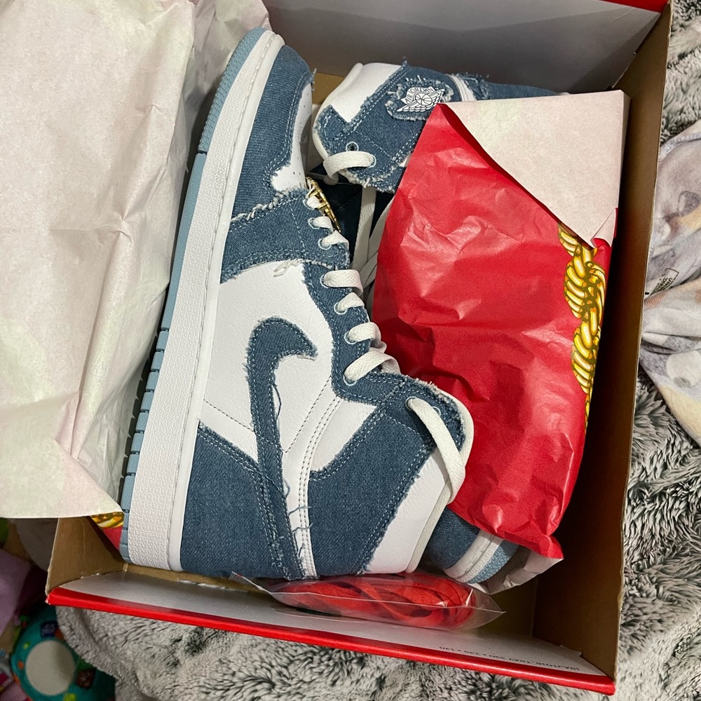 Jordan 1 Retro High OG Denim